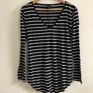 GAP Soft-Spun V-Neck